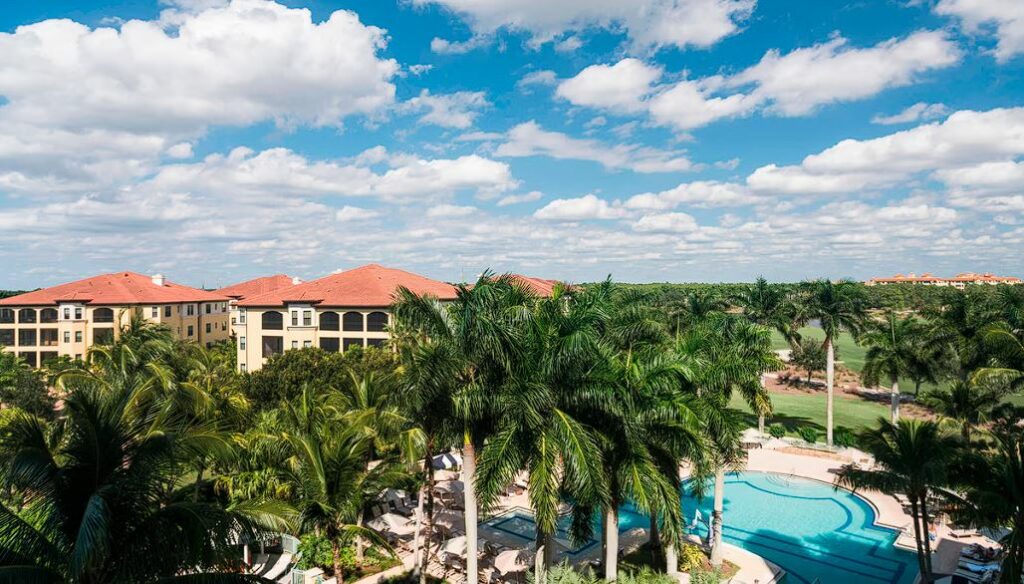 The Ritz-Carlton Naples, Tiburón